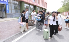 蘭州新華開學(xué)報(bào)到日  新學(xué)期新氣象共筑夢(mèng)想