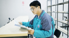 李華：不要抱怨生活的苦，那是去看世界的路！