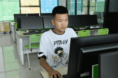孔德政：書寫漫漫青春，激蕩熱血的心靈