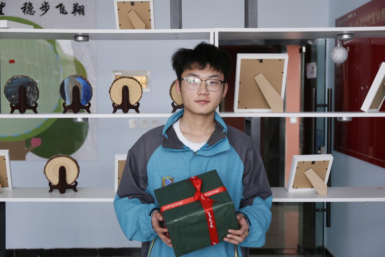 用技術(shù)改變家鄉(xiāng)，現(xiàn)在就開始努力
