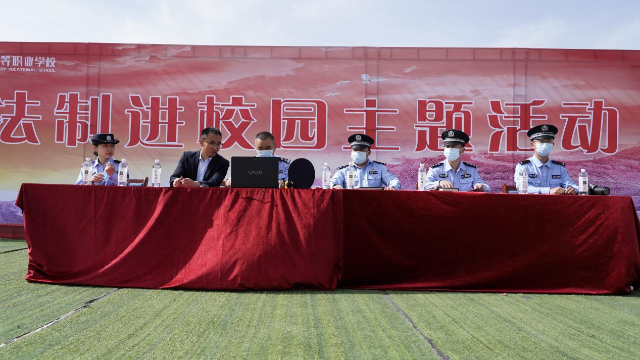 蘭州新華法制進(jìn)校園宣傳講座圓滿結(jié)束
