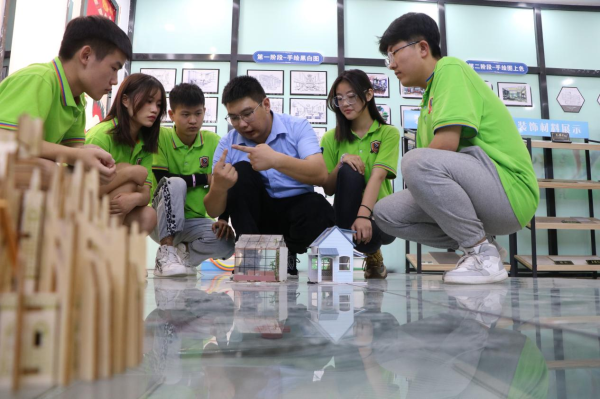 蘭州新華互聯網中職學校:培育“互聯網+”技能人才