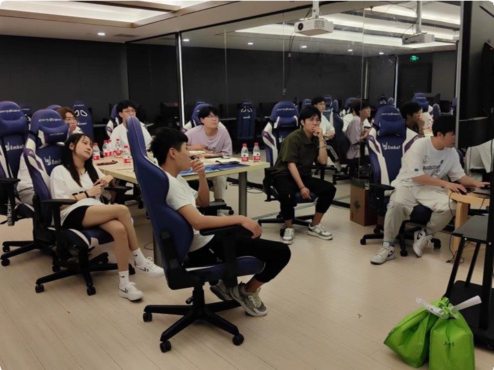 “玩轉熱愛，競無止境”|新華互聯網科技2022電競青訓營正式開營！