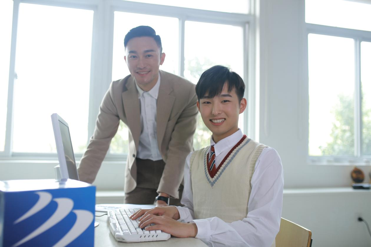 初高中畢業生適合學UI設計，因為他們有這些優勢