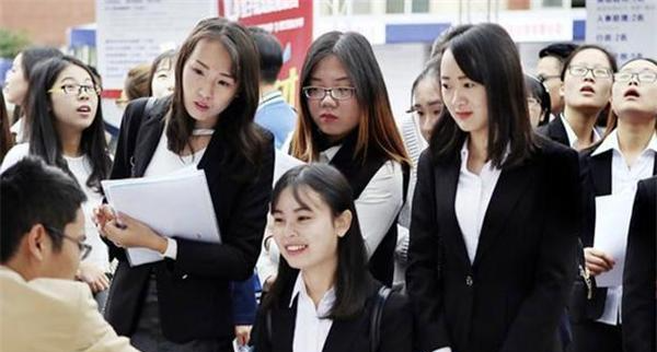 金九銀十求職季:應(yīng)屆生參加校招要注意什么