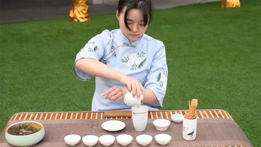 新華電腦教育春季開學(xué)熱 | 非遺進校園，國潮范十足！
