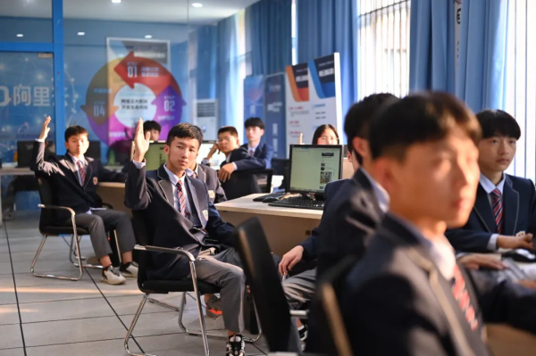 聚焦職教|中職生考大學(xué)大勢(shì)所趨,職教高考實(shí)現(xiàn)人生“彎道超車(chē)”