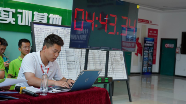 以賽促學 掌握技能-蘭州新華第五屆計算機組裝大賽