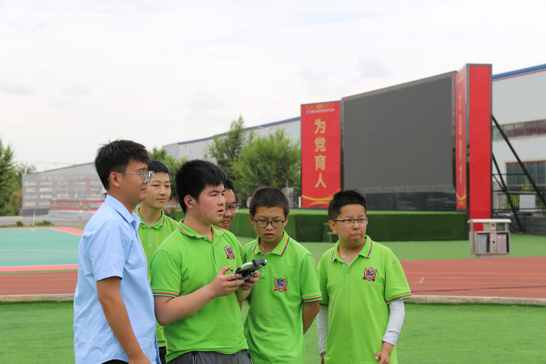 蘭州新華校園無人機體驗 玩轉科學 逐夢藍天