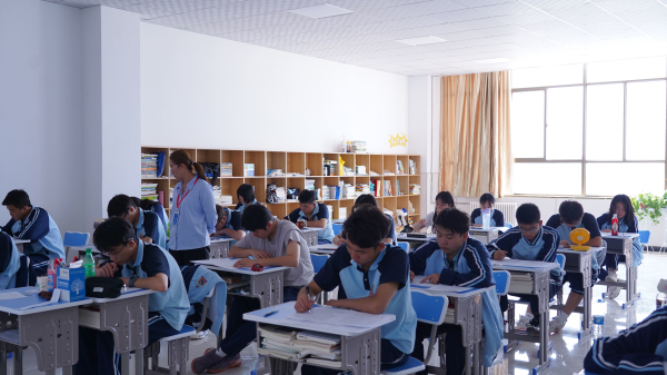 蘭州新華助力學子升學之路-高中部建檔考試