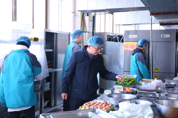 蘭州新華食品安全檢查-強化校園食品監(jiān)管 筑牢食品安全“網(wǎng)”