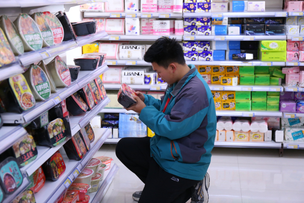 蘭州新華食品安全檢查-強化校園食品監(jiān)管 筑牢食品安全“網(wǎng)”