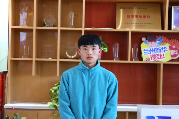 新生故事|打工不如學(xué)技術(shù)，到新華讓青春更出彩