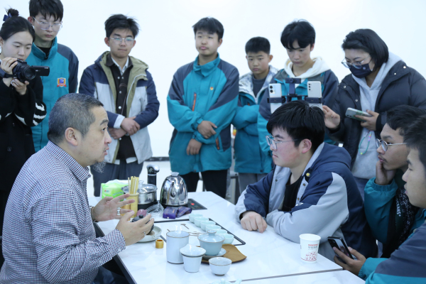 蘭州新華學(xué)校茶藝講座 傳承文化 浸潤(rùn)茶香 提升學(xué)生綜合素質(zhì)