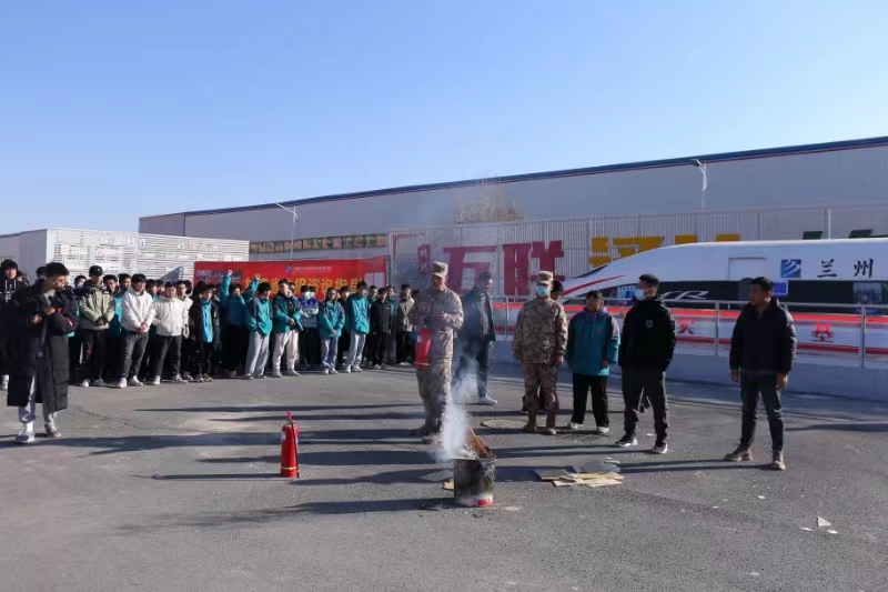 消防演練于“心”,防范未燃于“行 蘭州新華互聯(lián)網(wǎng)學校消防演練活動